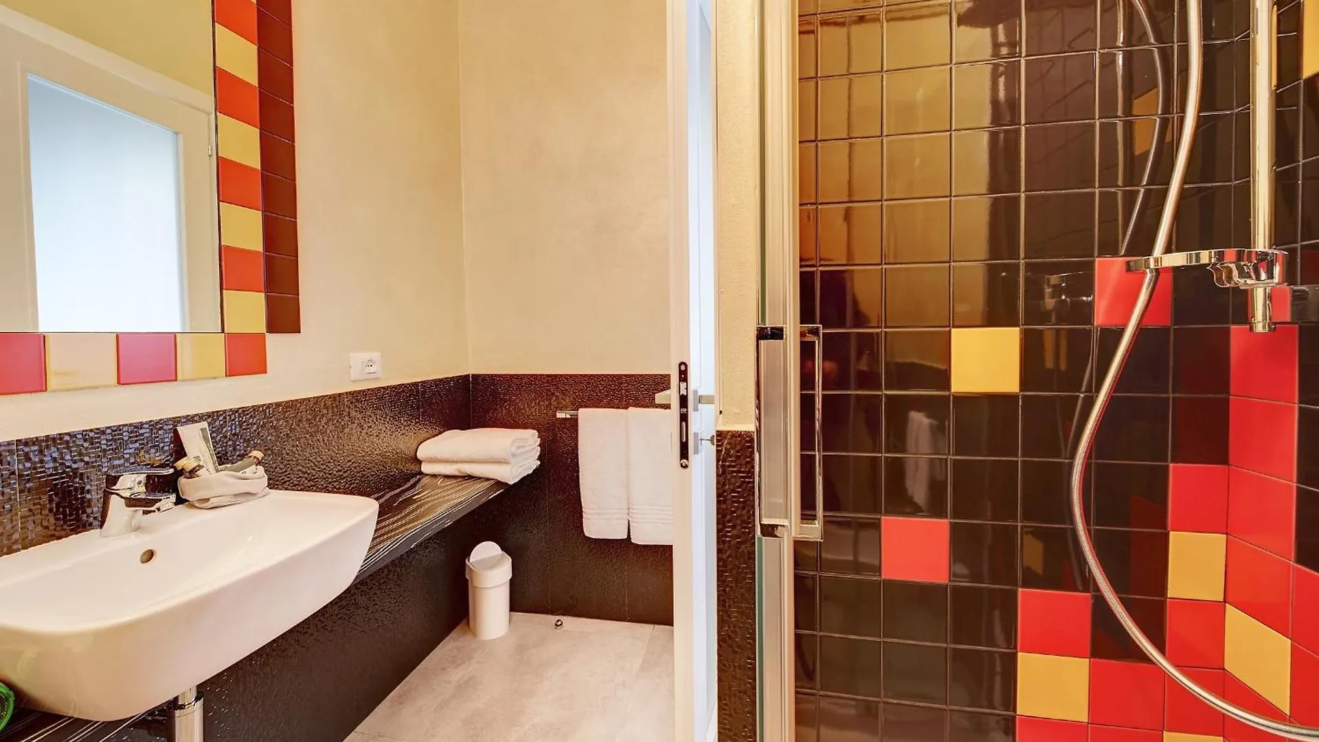 ארצו Via Roma 25 Bed&Breakfast